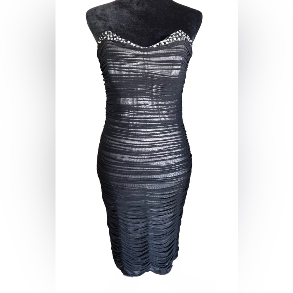 🎉SALE🎉 Badgley Mischka Collection Black Strapless Dress Size 8